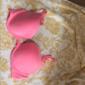 Pink vs bra front clasp